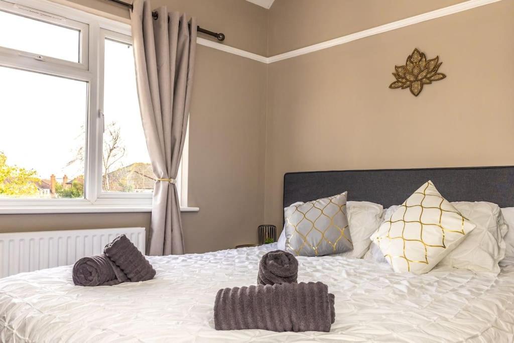 Casa vacanze Stunning 3 Bed In New Malden, South West -newly Decorated - Free Parking - Ultrafast Wifi - Smart Tv - Netflix - Sleeps Up To 6! Close To Wimbledon And Kingston. *