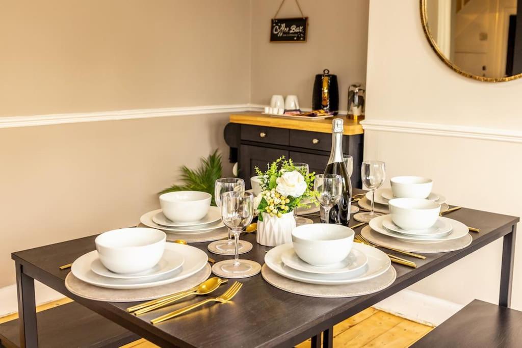 Casa vacanze Stunning 3 Bed In New Malden, South West -newly Decorated - Free Parking - Ultrafast Wifi - Smart Tv - Netflix - Sleeps Up To 6! Close To Wimbledon And Kingston.